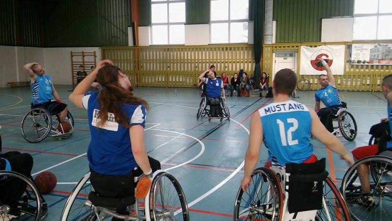 KOSZYKÓWKA. Mustang z 6 punktami po II rundzie.